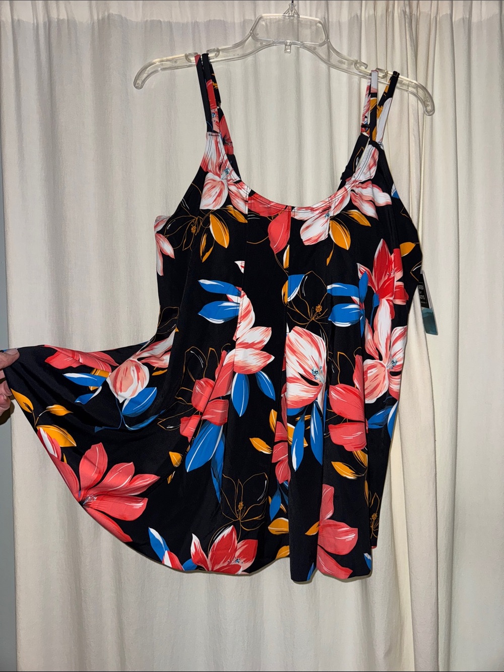 Swim Solutions Size 18W Black and Floral Bust Support Swimsuit Top